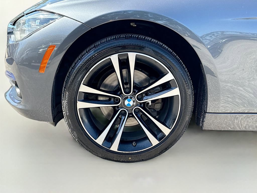 Used 2018 BMW 330i xDrive Sedan w/ Premium Package AWD/4WD image 41