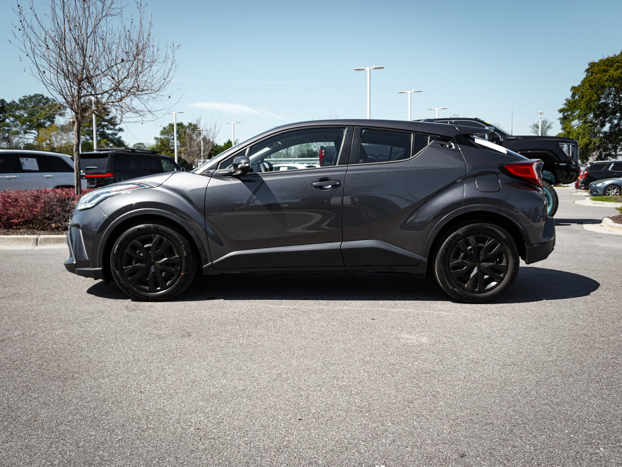 Used 2020 Toyota C-HR LE image 7