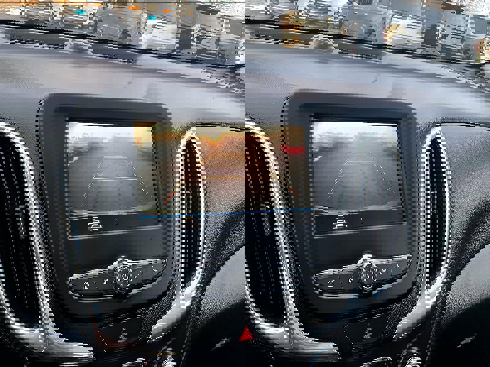 Used 2019 Chevrolet Equinox LT image 18