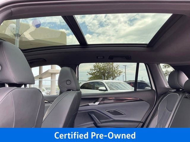 Used 2025 Volkswagen Tiguan SEL R-Line AWD/4WD image 18