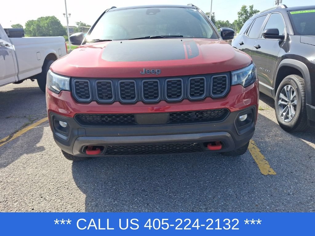 Used 2025 Jeep Compass Trailhawk AWD/4WD image 4
