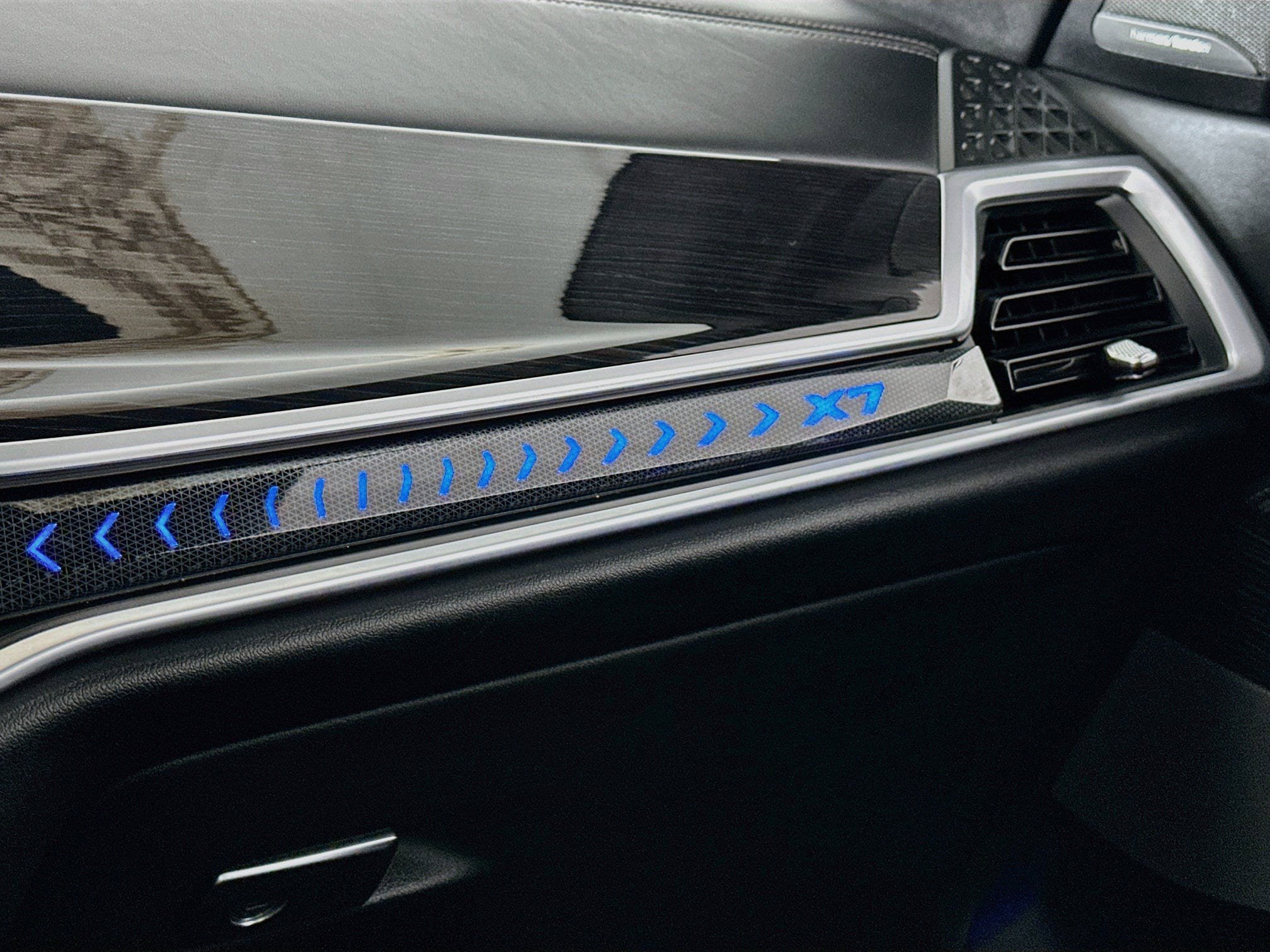 Used 2023 BMW X7 xDrive40i w/ Executive Package AWD/4WD image 16