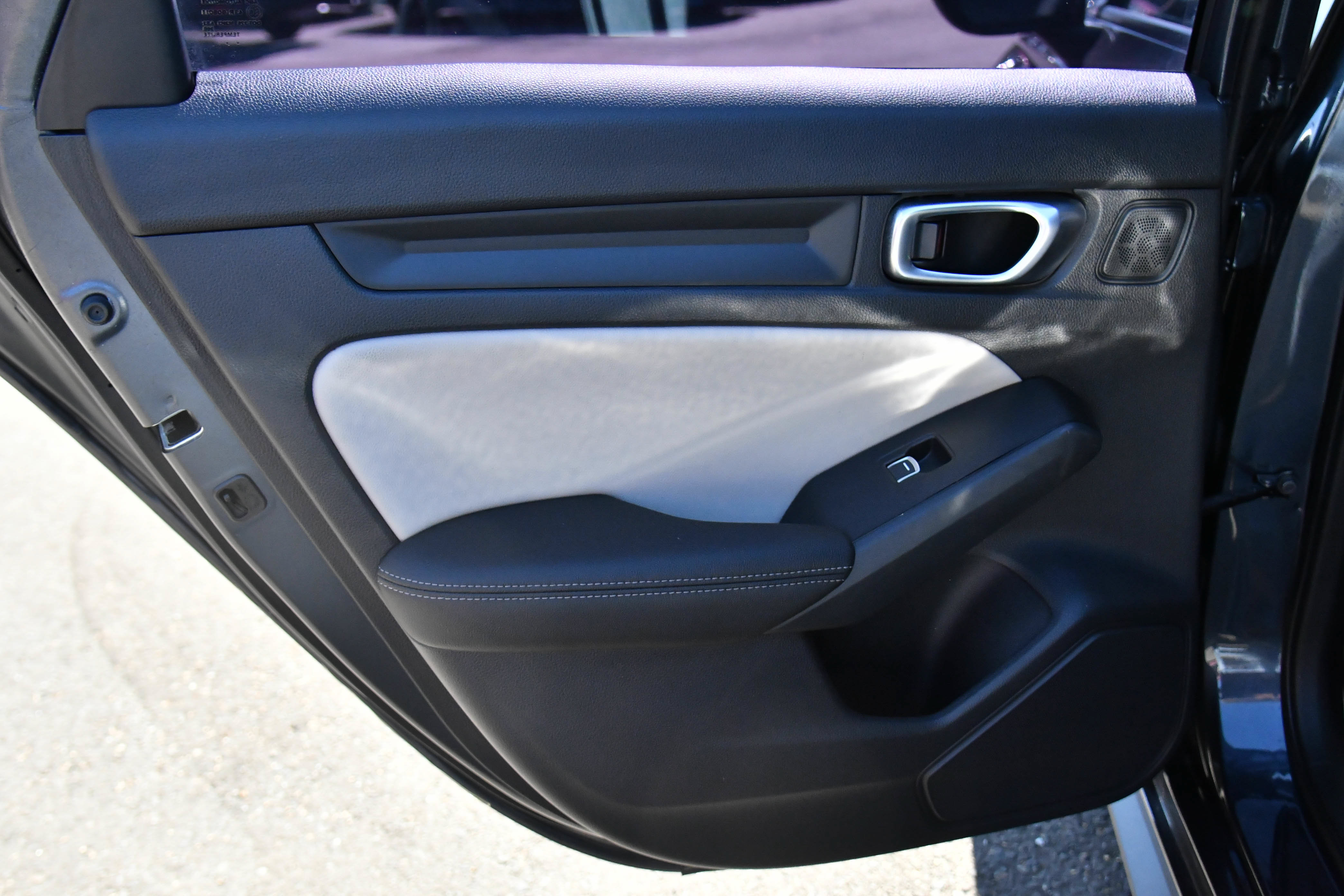 Used 2024 Honda Civic EX-L image 35