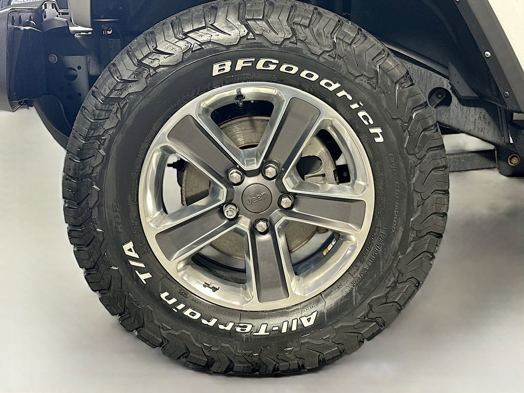 Used 2021 Jeep Wrangler Unlimited Sahara w/ Uconnect 4C Nav & Sound Group image 32