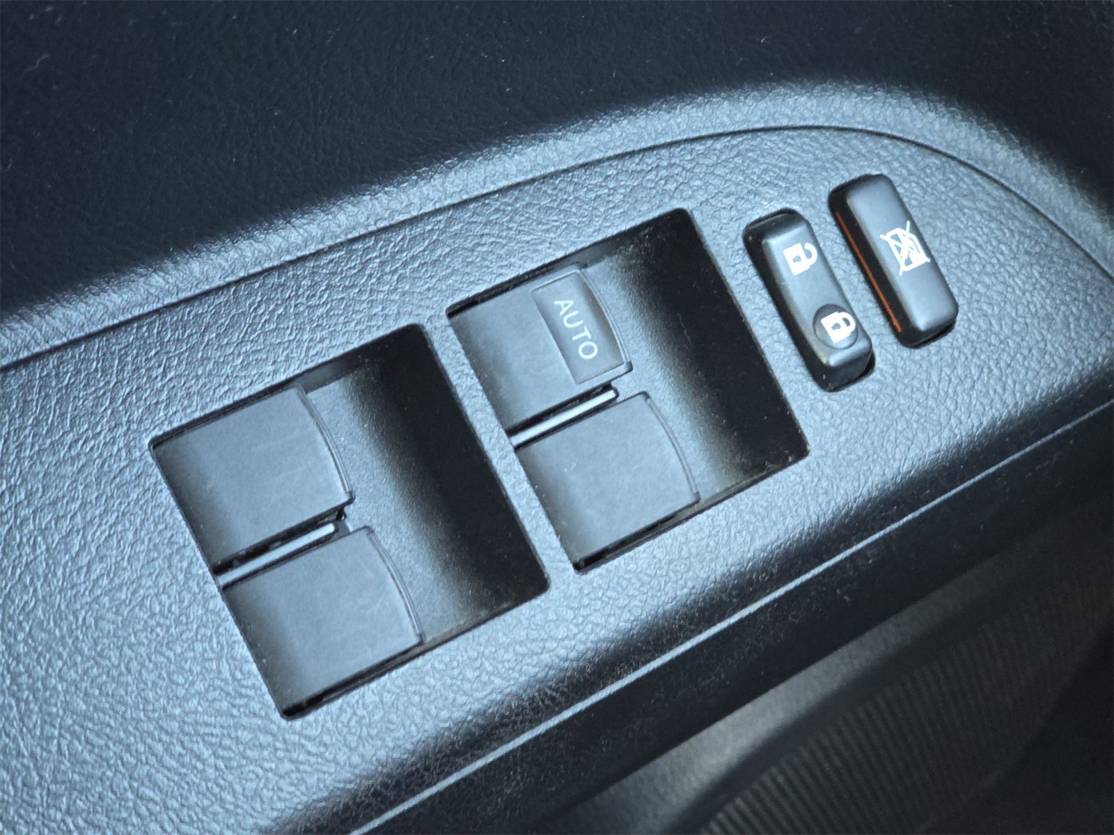 Used 2010 Toyota Highlander SE image 15