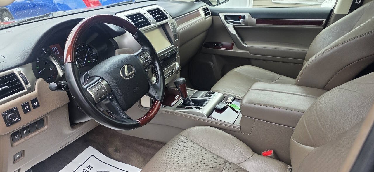 Used 2018 Lexus GX 460 Premium w/ Premium Package AWD/4WD image 12