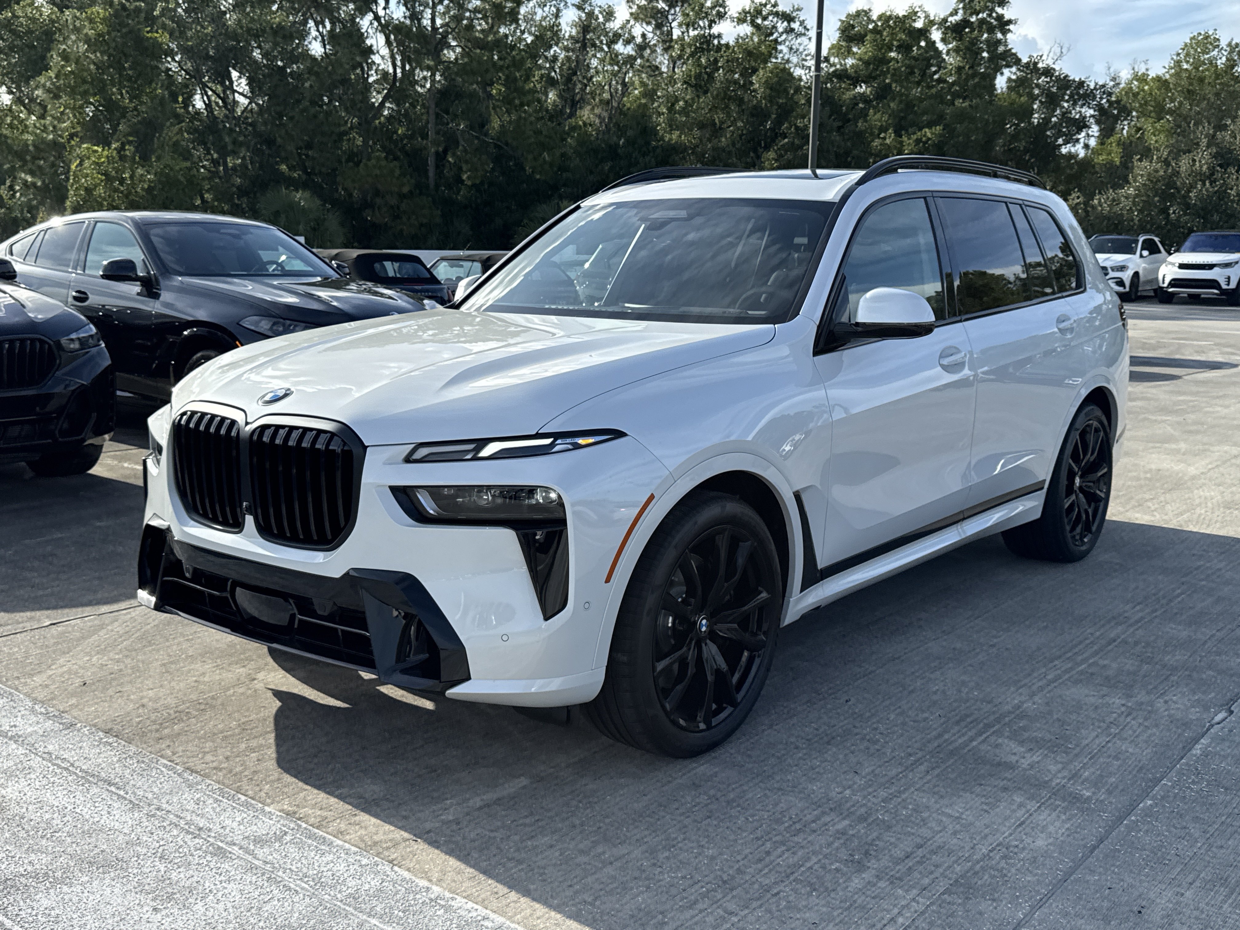 New 2027 BMW X7 xDrive40i w/ Executive Package AWD/4WD image 3