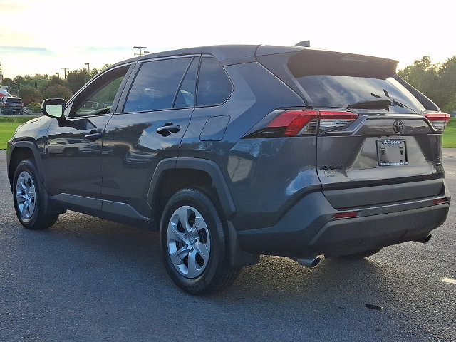 Used 2023 Toyota RAV4 LE AWD/4WD image 7