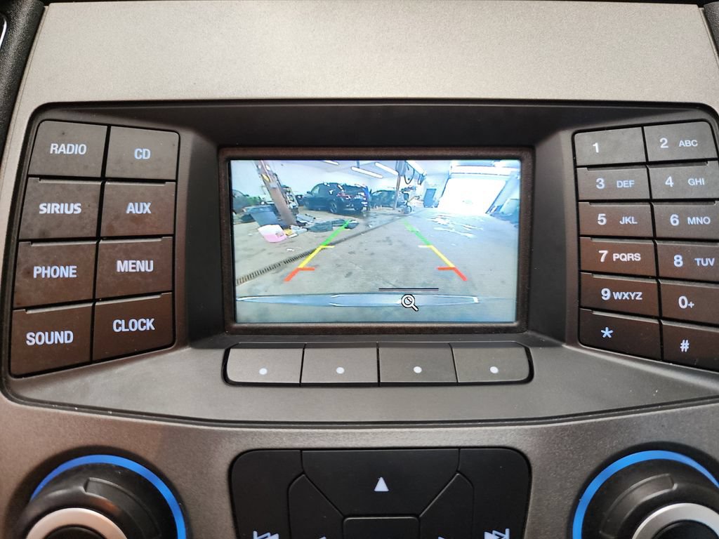 Used 2017 Ford Taurus SE FWD image 19