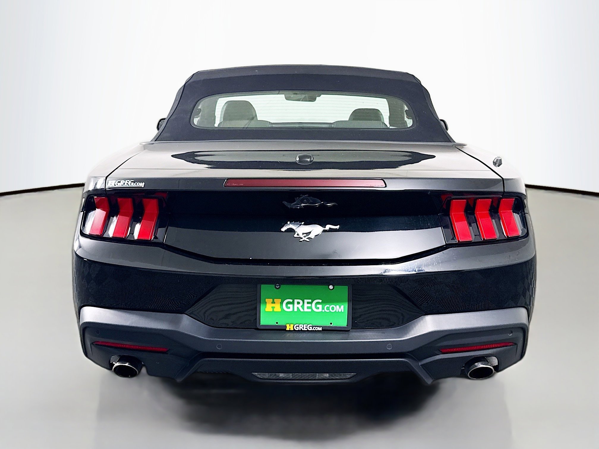 Used 2024 Ford Mustang Convertible image 8