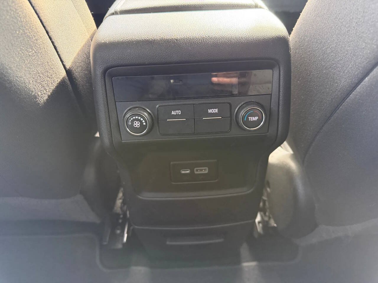 Used 2021 GMC Acadia SLE AWD/4WD image 28
