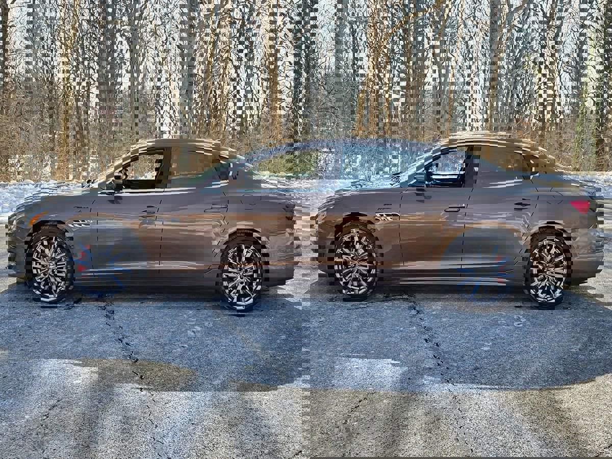 Used 2022 Maserati Quattroporte Modena image 3