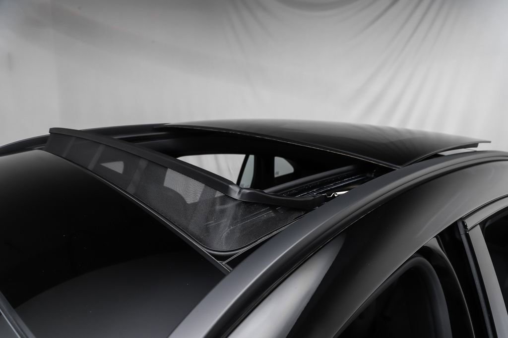 New 2026 Mercedes-Benz GLA 35 AMG 4MATIC image 5