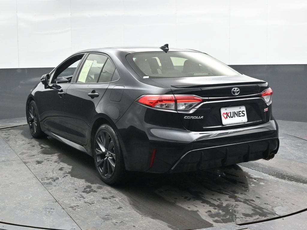 Used 2024 Toyota Corolla SE w/ SE Premium Package image 10