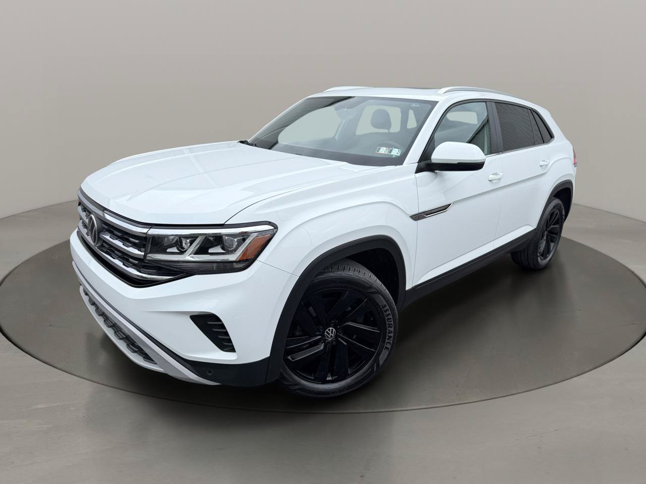 Used 2023 Volkswagen Atlas Cross Sport SE w/ Panoramic Sunroof Package FWD image 4