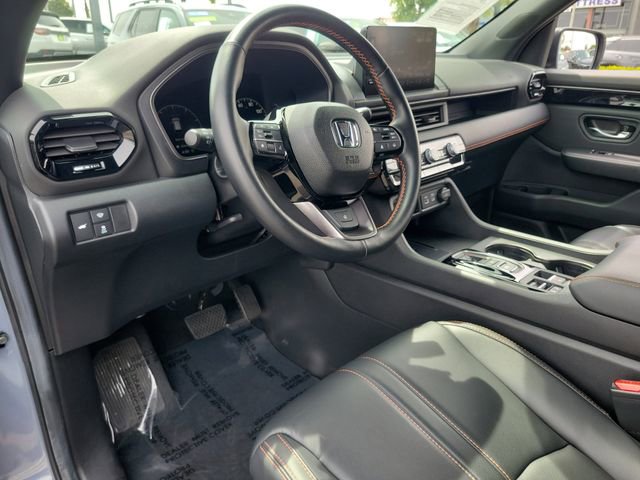 Certified 2025 Honda Pilot TrailSport image 20