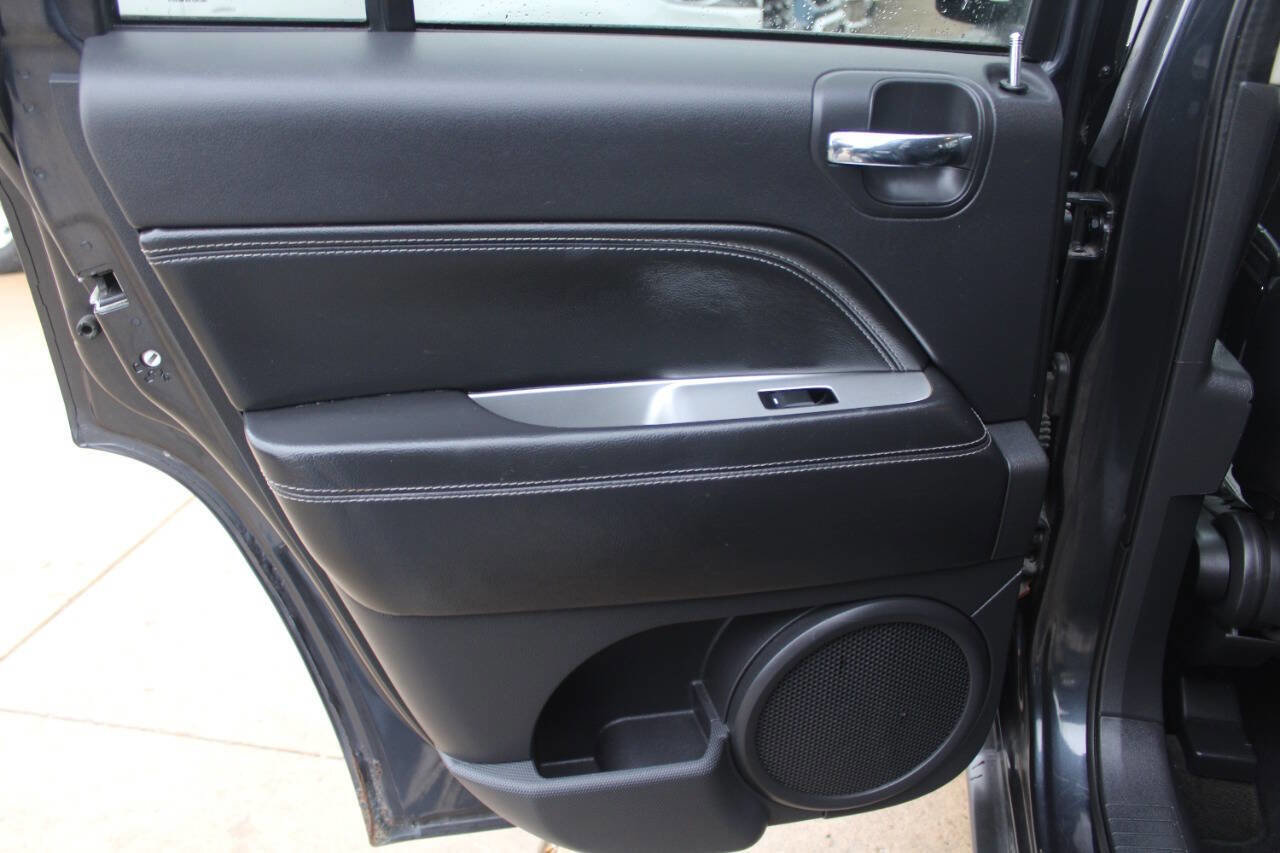 Used 2014 Jeep Compass Latitude AWD/4WD image 8