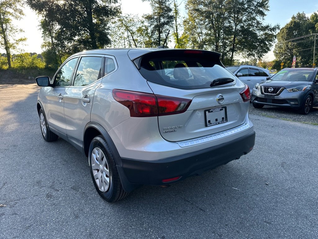 Used 2019 Nissan Rogue Sport S image 5