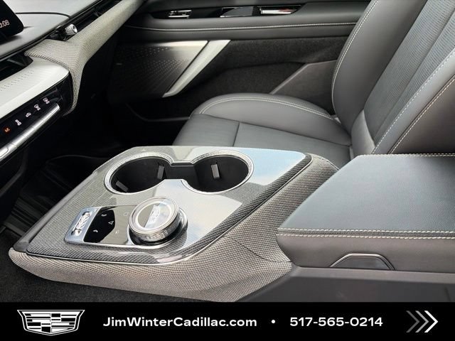 Certified 2025 Cadillac Optiq Luxury 2 w/ LPO, Floor Liner Package AWD/4WD image 29