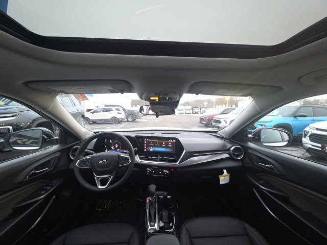 Used 2026 Chevrolet Trax ACTIV w/ Sunroof Package image 10