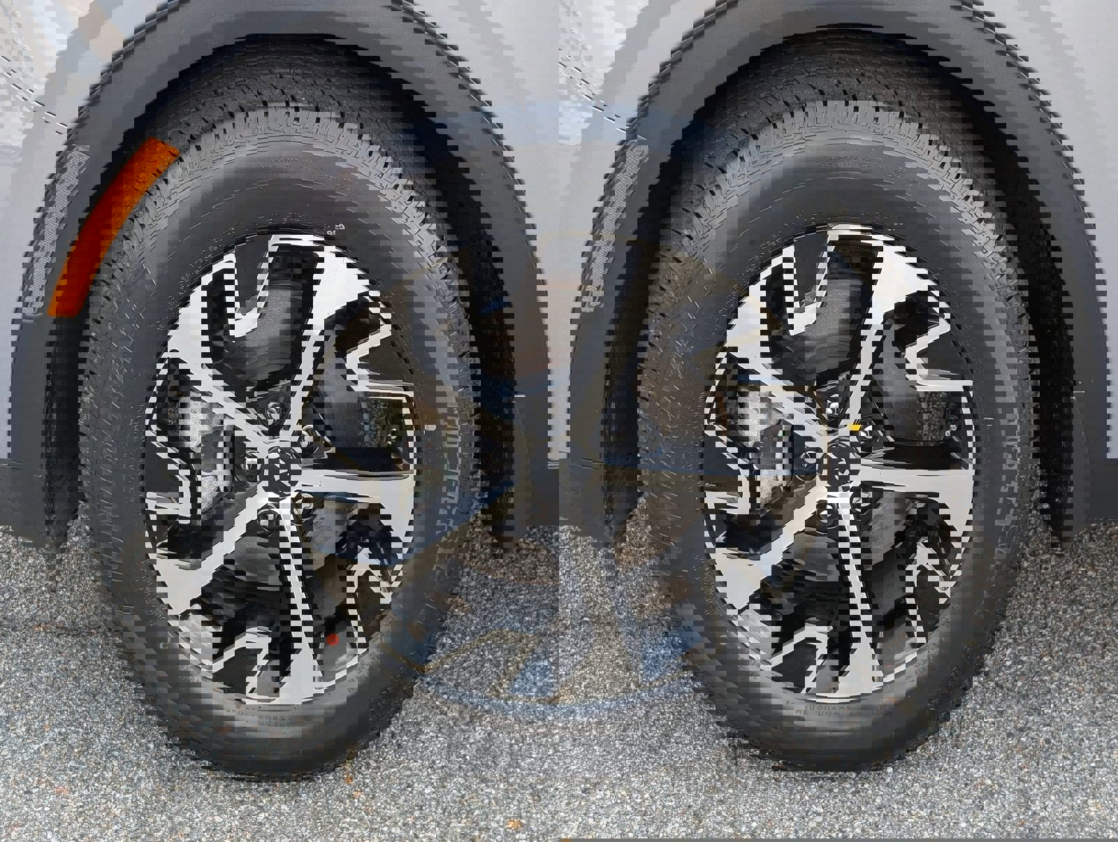 Used 2023 Kia Sportage EX image 13