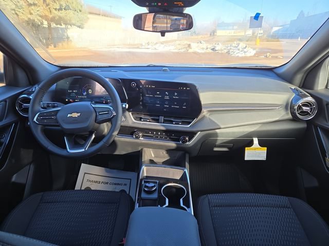 New 2026 Chevrolet Equinox LT AWD/4WD image 3