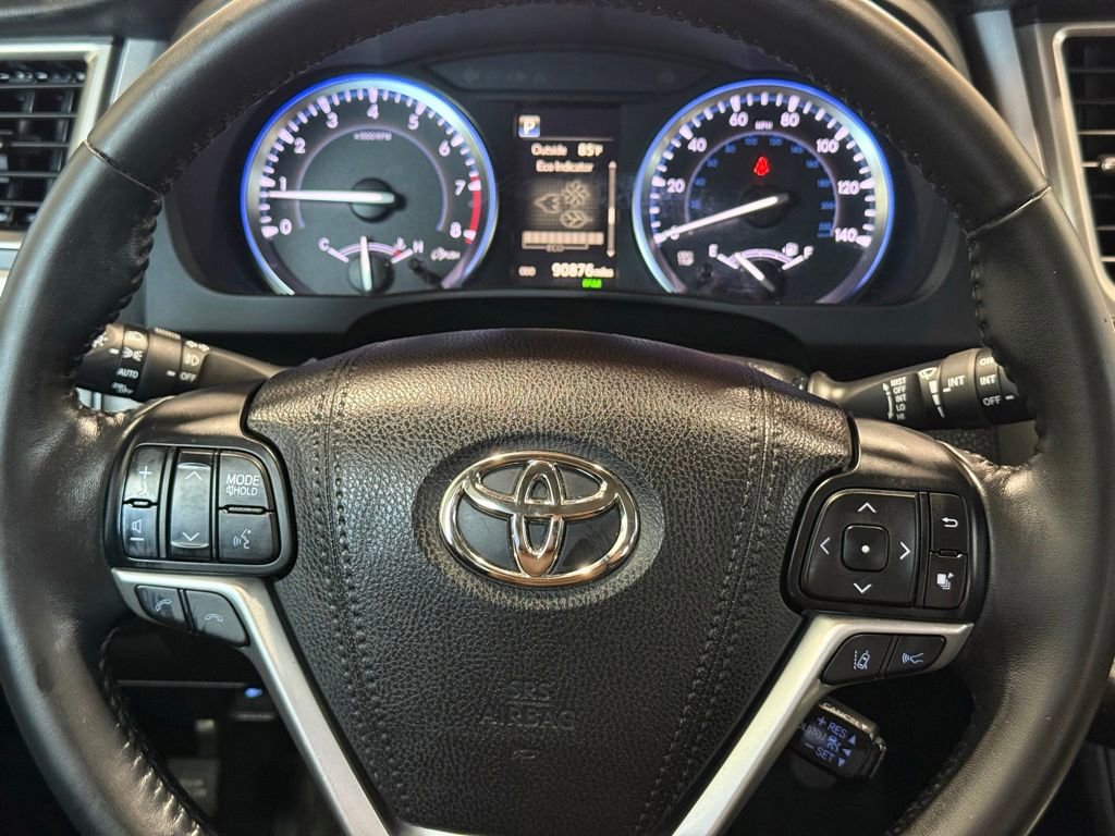 Used 2017 Toyota Highlander Limited FWD image 16