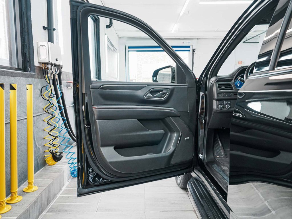 Used 2022 Chevrolet Suburban RST w/ Sport Performance Package image 10