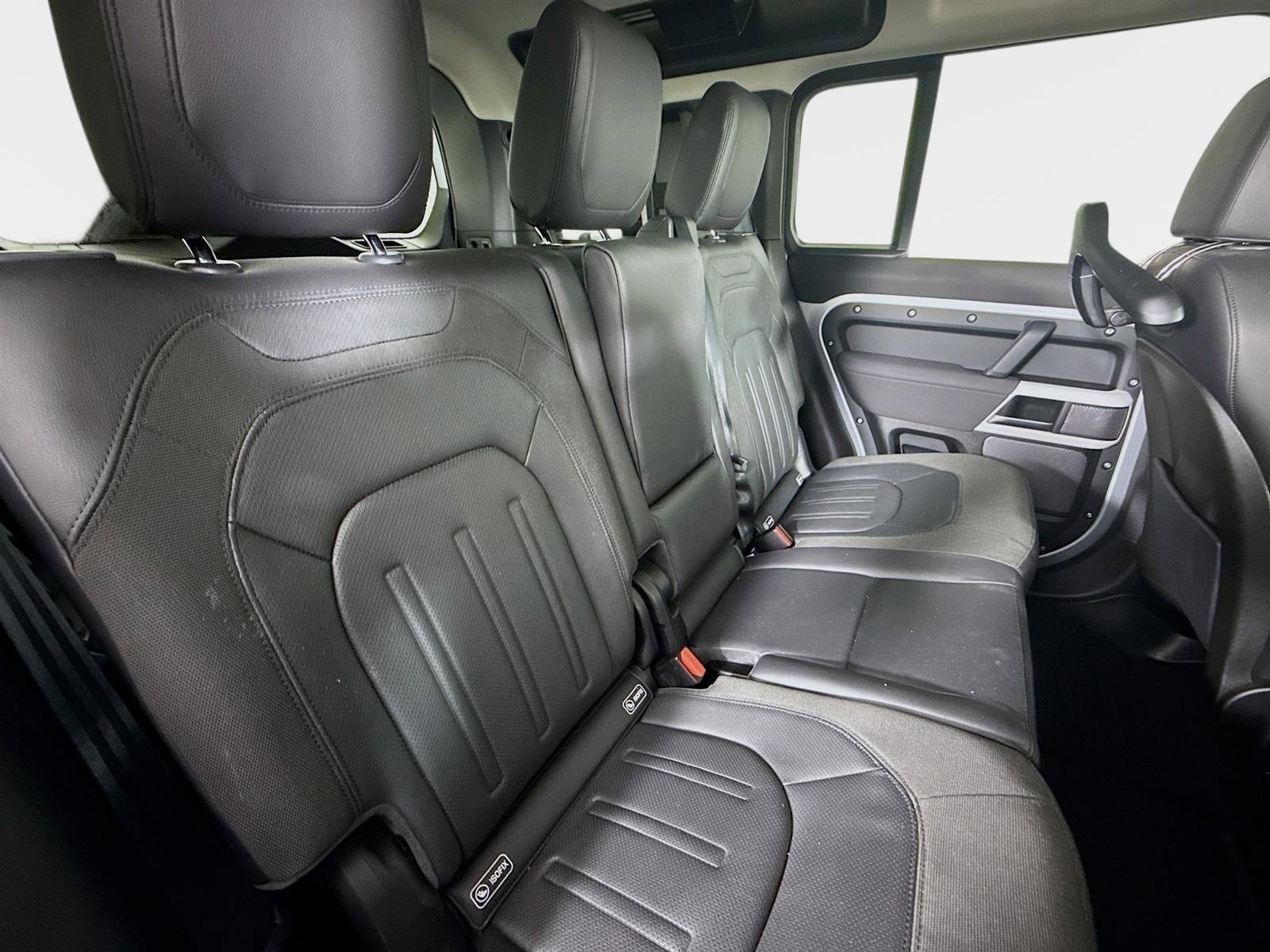 Used 2020 Land Rover Defender 110 First Edition image 30