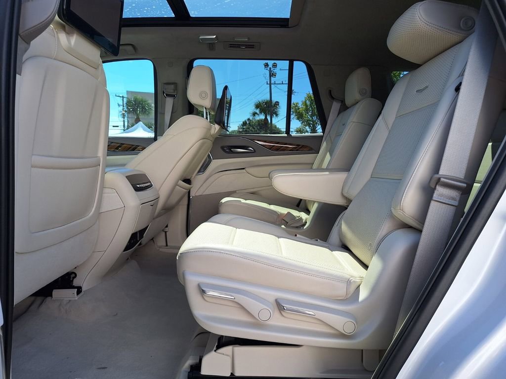 Certified 2023 Cadillac Escalade Premium Luxury Platinum w/ LPO, Radiant Package image 13