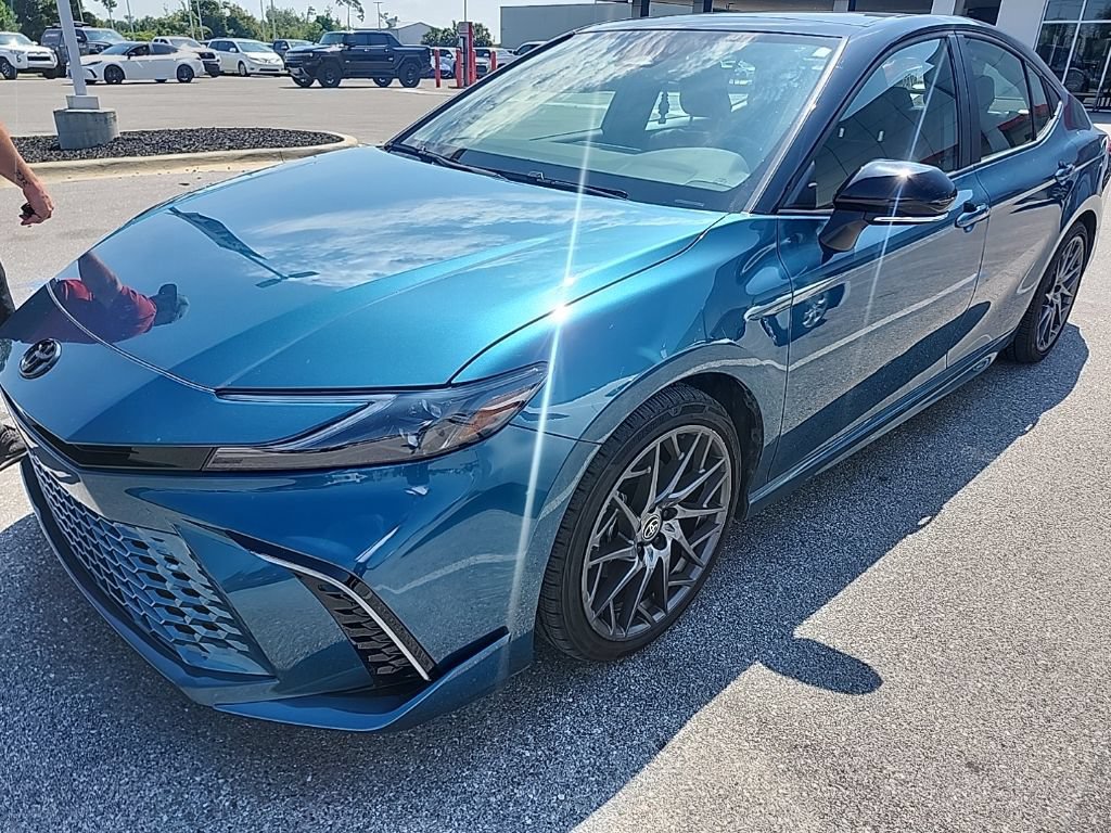 Used 2025 Toyota Camry XSE FWD image 10