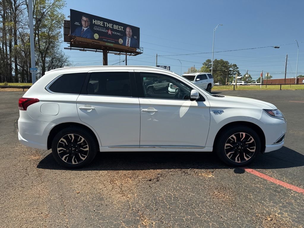 Used 2018 Mitsubishi Outlander 4WD Plug-In Hybrid image 5