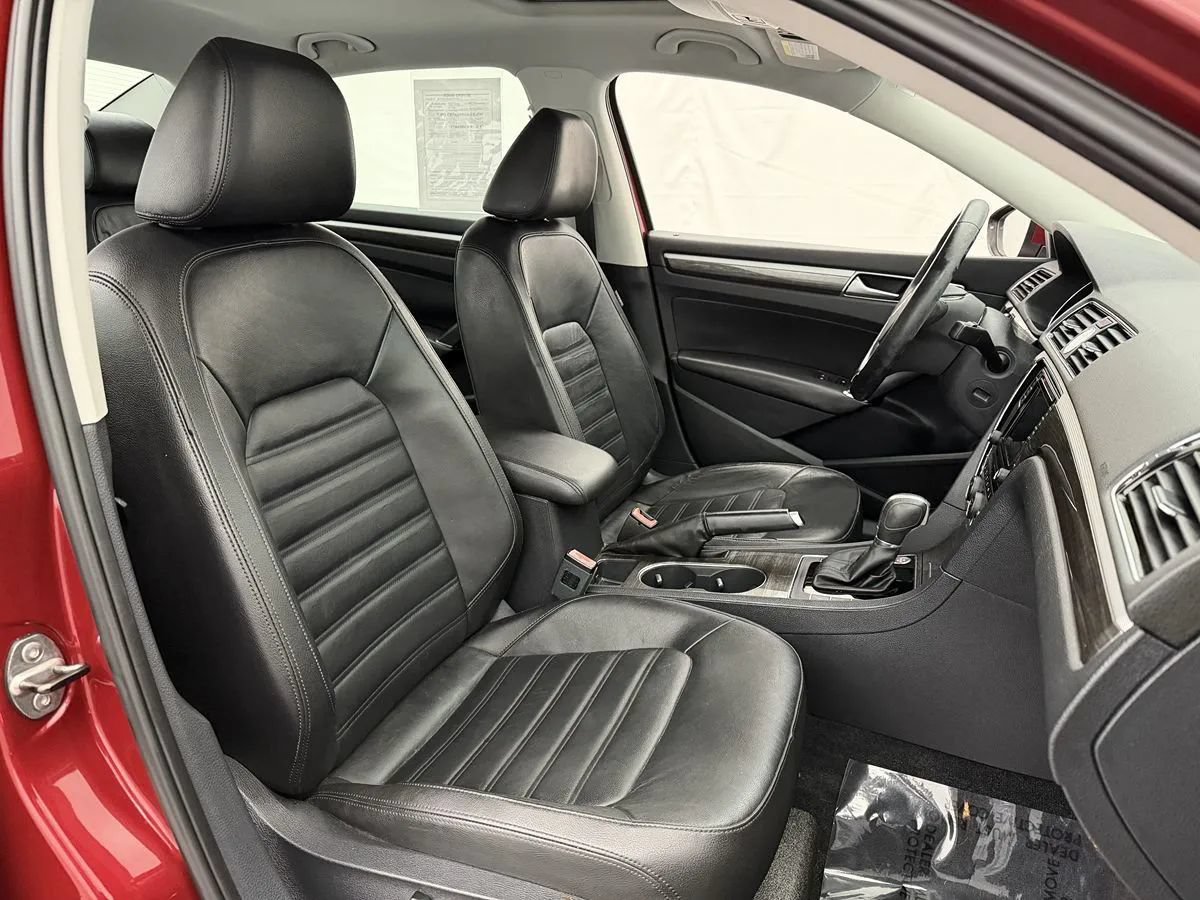 Used 2016 Volkswagen Passat 1.8T SEL Premium FWD image 25