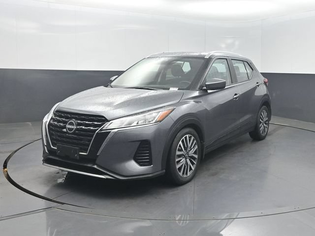 Used 2023 Nissan Kicks SV FWD image 2