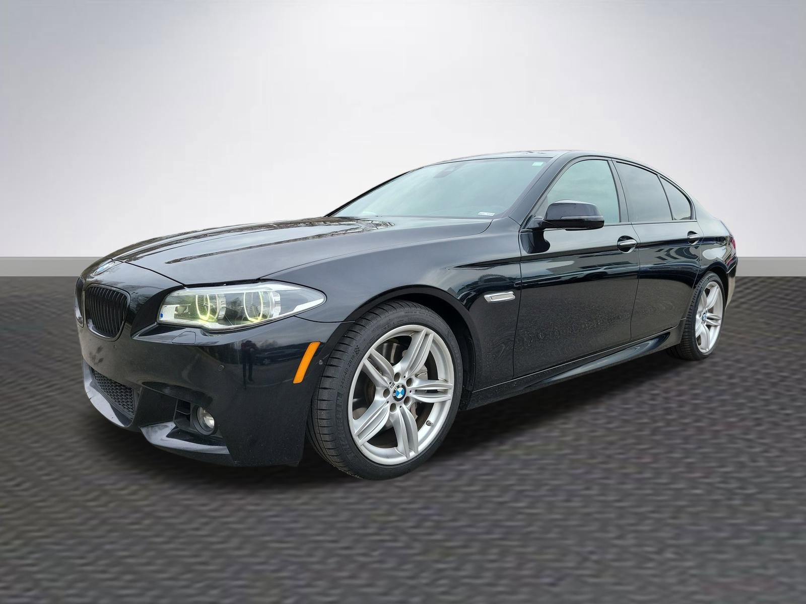 Used 2016 BMW 550i Sedan image 3