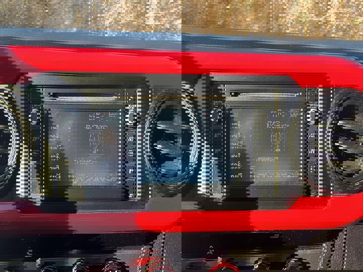 Used 2017 Toyota Tacoma SR image 15