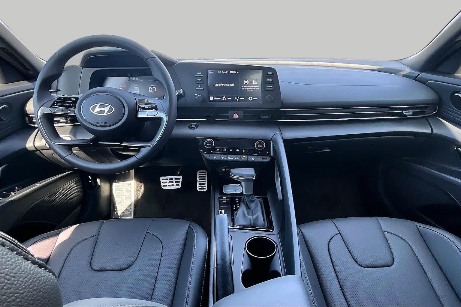 New 2026 Hyundai Elantra SEL Sport FWD image 5