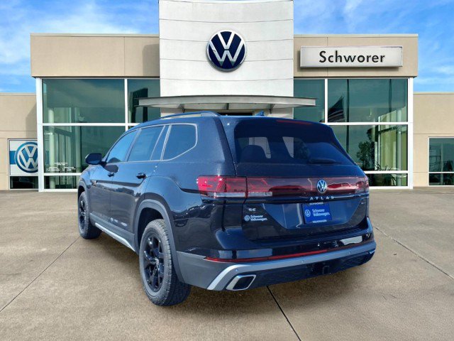 New 2026 Volkswagen Atlas Peak Edition AWD/4WD image 2