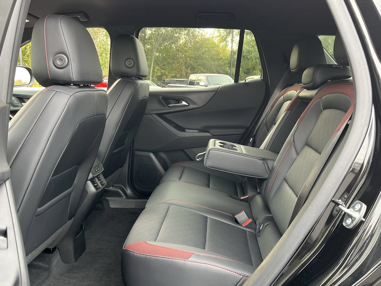 New 2027 Chevrolet Equinox RS w/ Safety and Technology Package FWD image 5