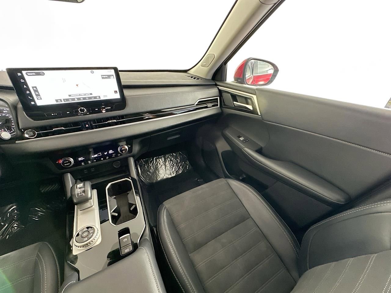 Used 2025 Mitsubishi Outlander SE image 12