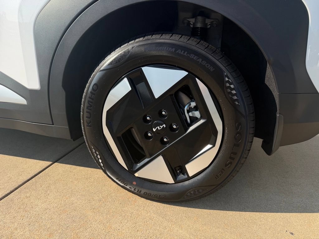 New 2027 Kia EV3 Wind FWD image 37