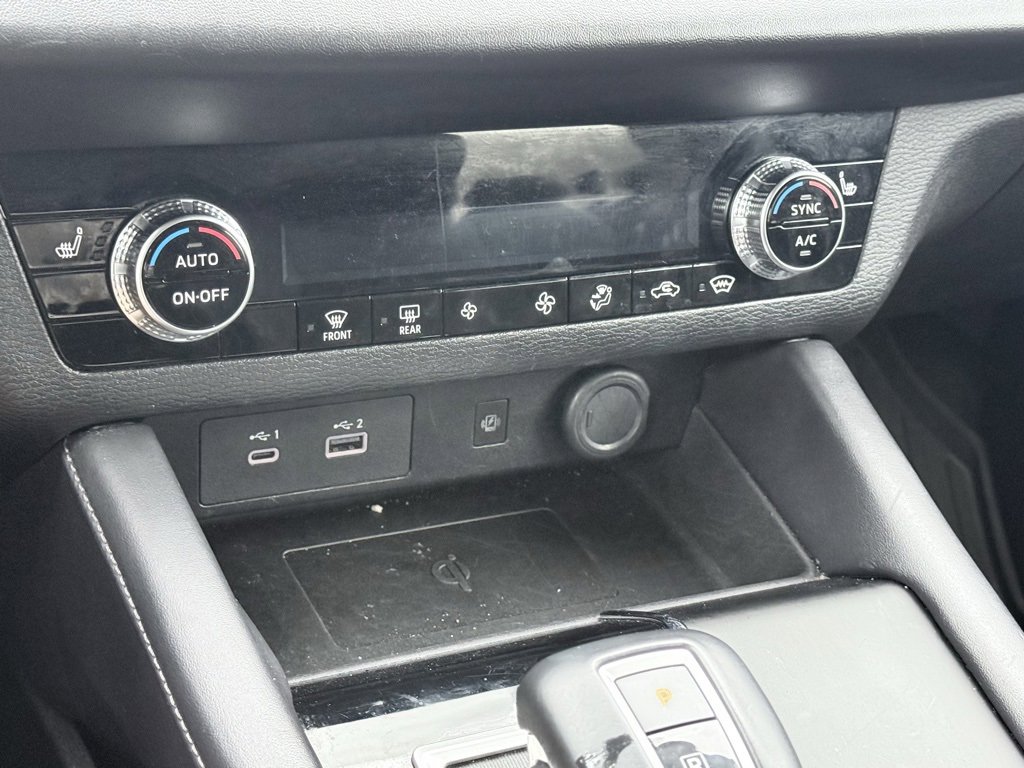 Used 2024 Mitsubishi Outlander SE image 17