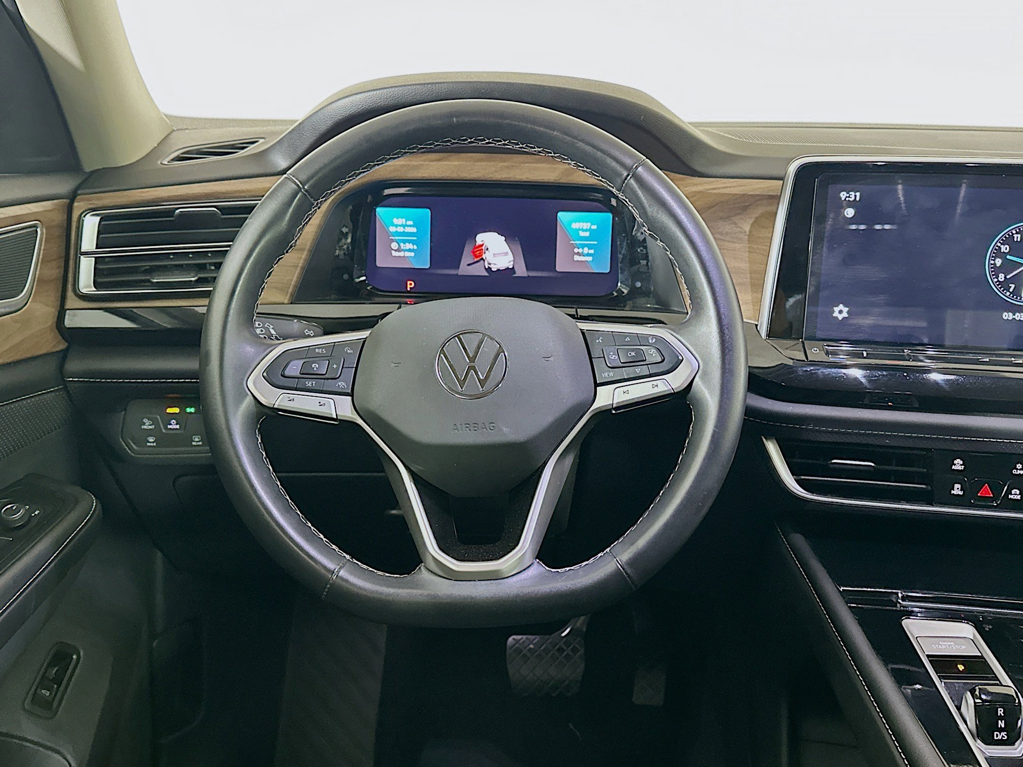 Used 2025 Volkswagen Atlas SE image 18