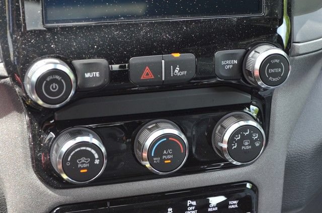 New 2026 RAM 1500 Express AWD/4WD image 27