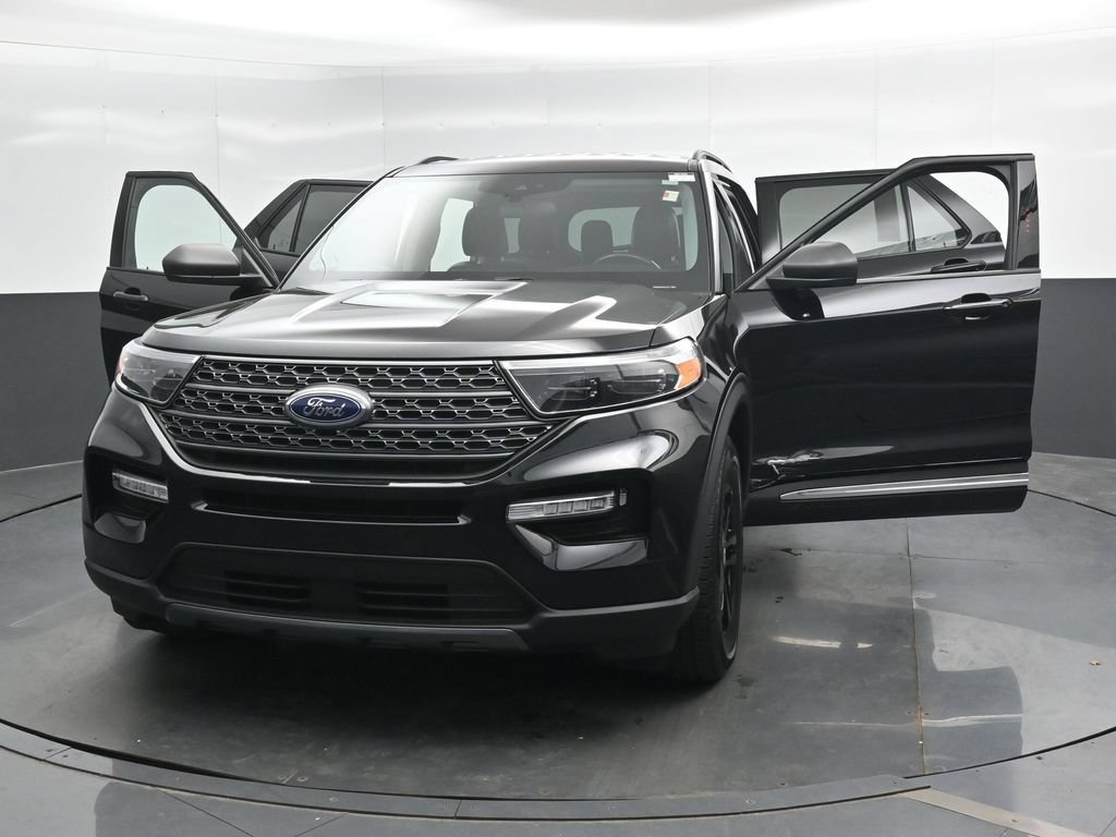 Used 2023 Ford Explorer XLT w/ Equipment Group 202A AWD/4WD image 48