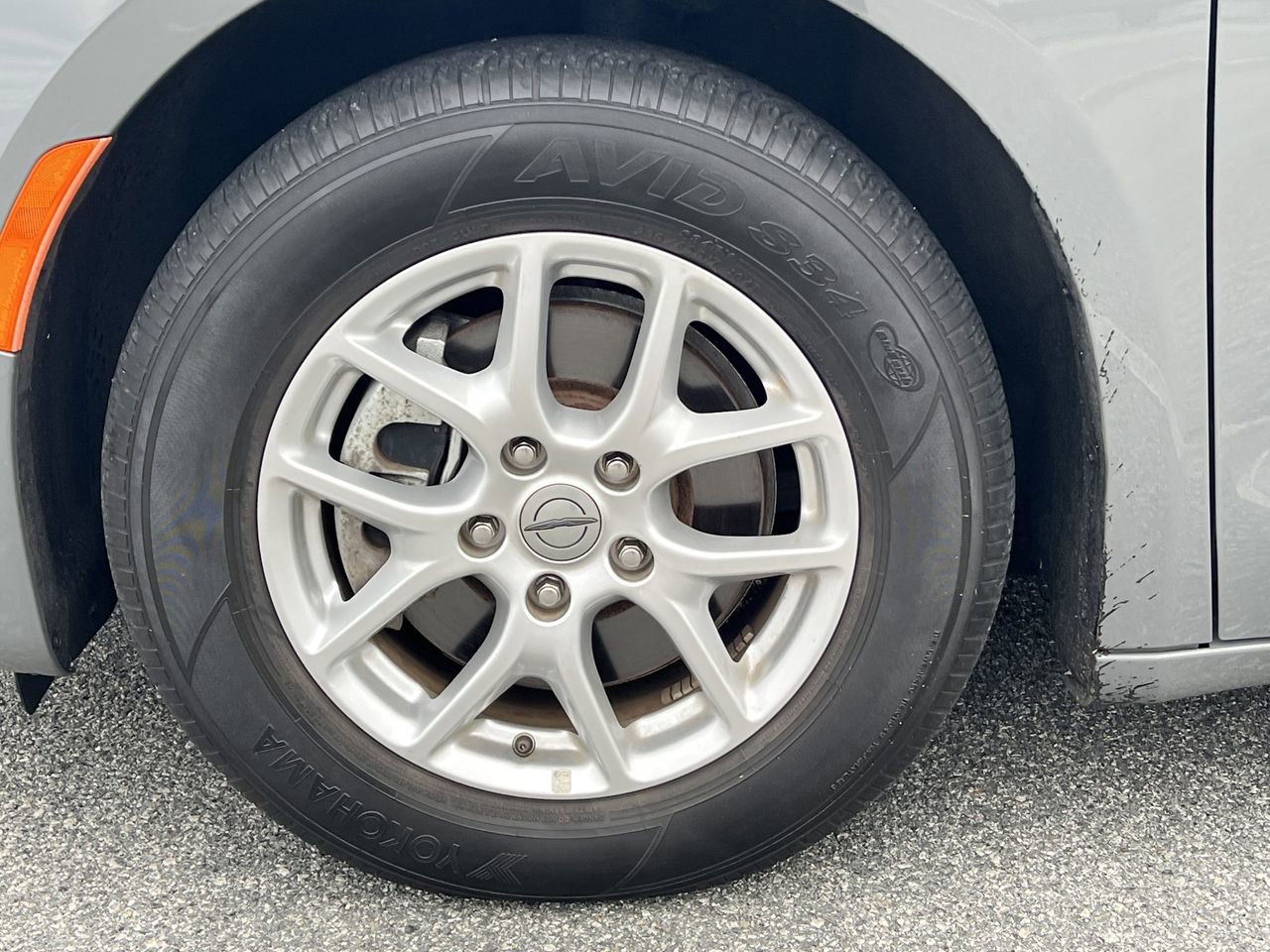 Used 2021 Chrysler Pacifica Touring-L image 42