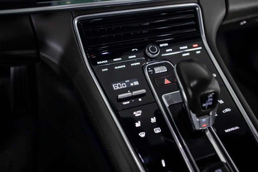 Used 2018 Porsche Panamera Turbo S Executive image 39
