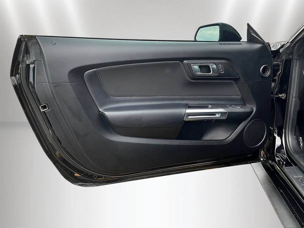 Used 2022 Ford Mustang GT RWD image 19