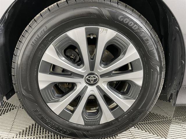 Used 2020 Toyota Prius XLE w/ Advanced Technology Package image 24