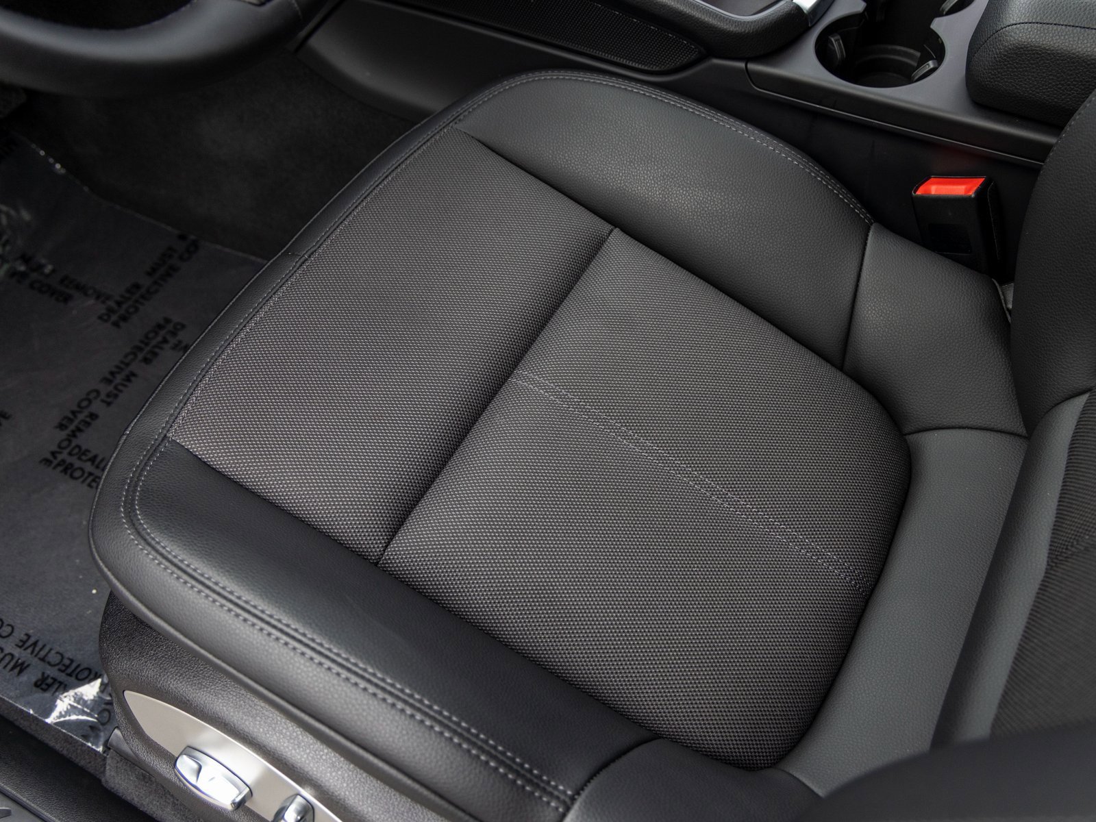 Certified 2025 Porsche Macan image 26